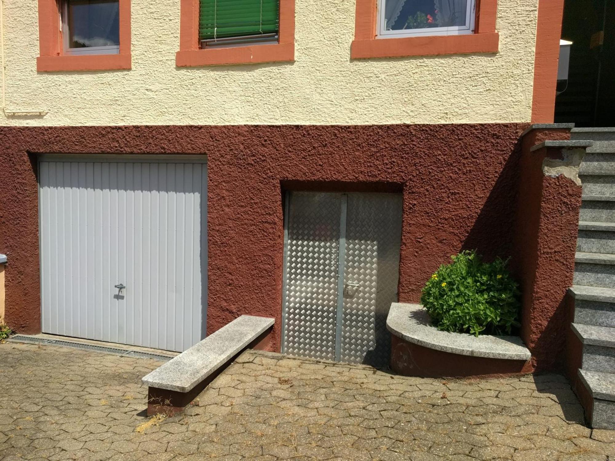 Monkey Factory - Mini Home-Stay Hostel Traben-Trarbach Dış mekan fotoğraf