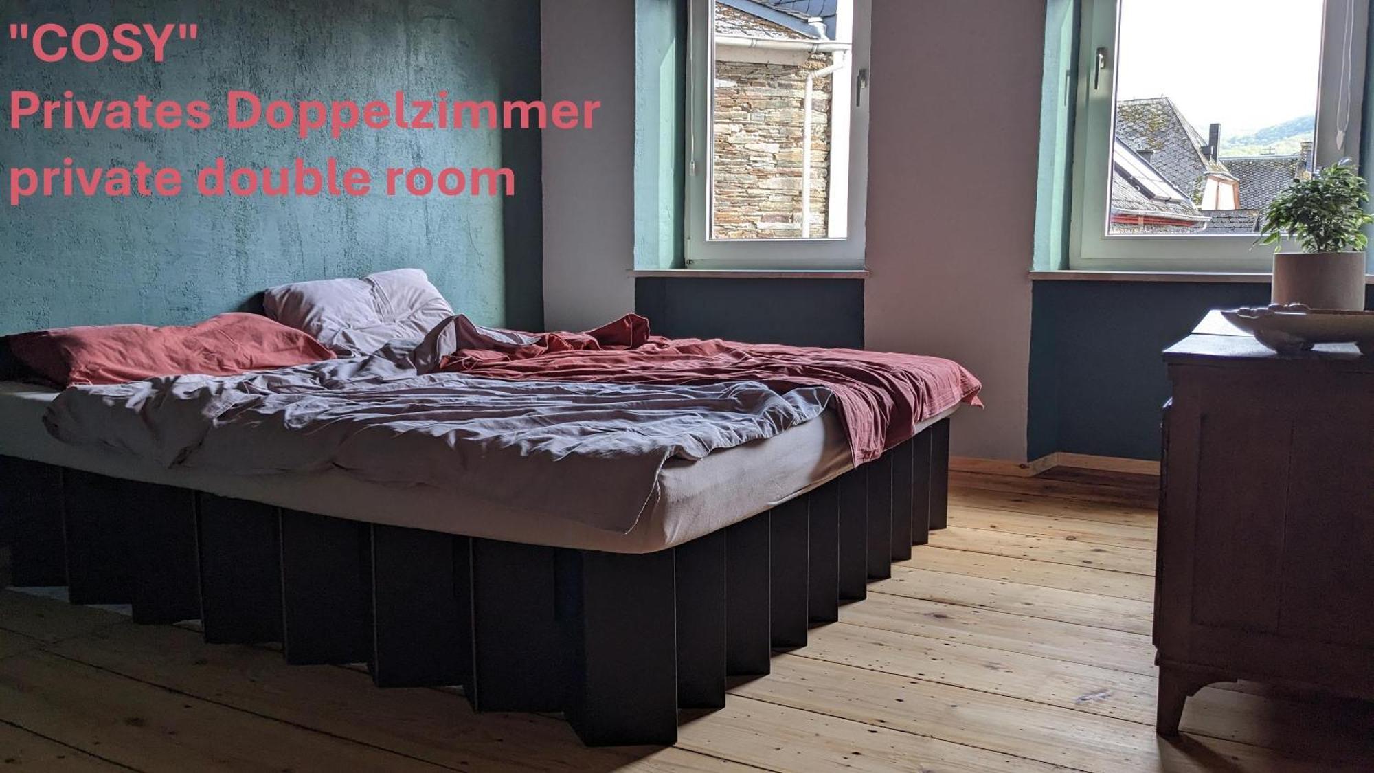 Monkey Factory - Mini Home-Stay Hostel Traben-Trarbach Dış mekan fotoğraf