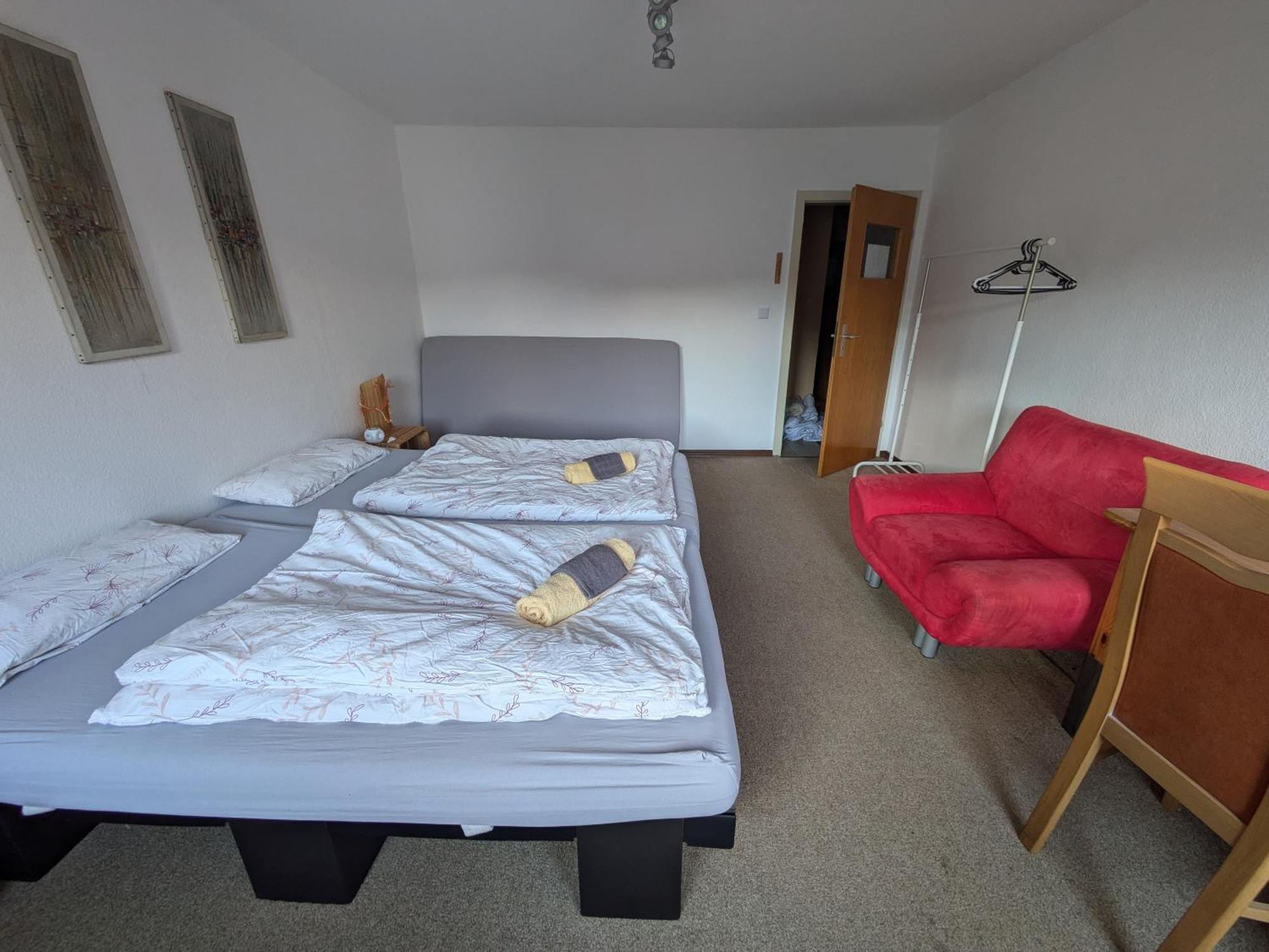 Monkey Factory - Mini Home-Stay Hostel Traben-Trarbach Oda fotoğraf