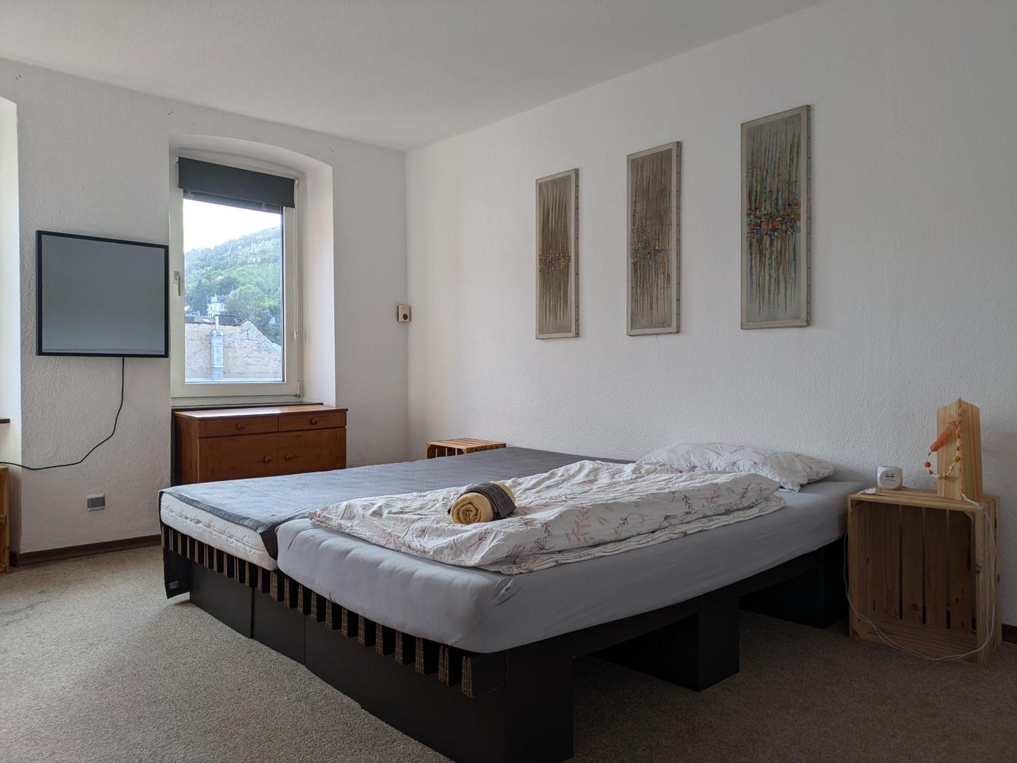 Monkey Factory - Mini Home-Stay Hostel Traben-Trarbach Oda fotoğraf